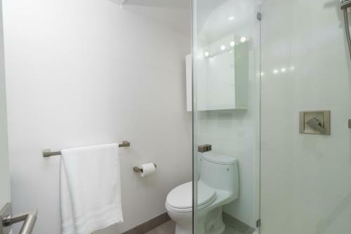 Impeccable Home Walking Distance To The Beach!