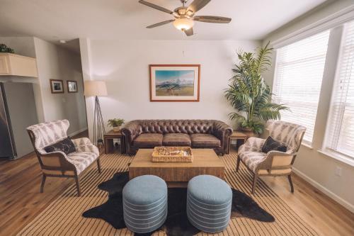 Beautiful Ranch House On Equestrian Property - R2