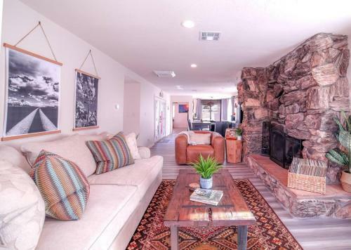 Entire Home Yucca Valley Joshua Tree Retreat