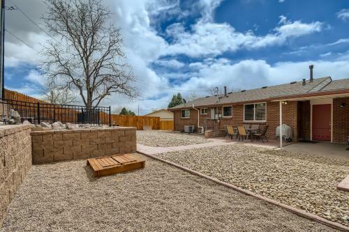6913 W 71st Place