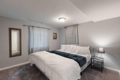 Cheerful Lower Unit With 2 Kings & Highspeed Wifi