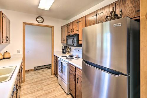 Rocky Mountain Breezes Cabin Grill And Deck!