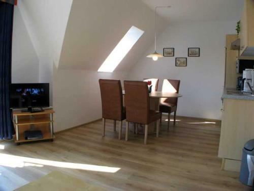 Apartamento Seepark Burhave _ Reetdachhaus Neu