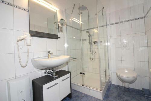 Apartamento Seepark Burhave _ Reetdachhaus Neu