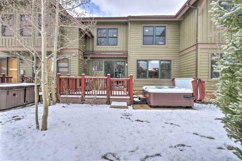 Breck Townhome With Hot Tub And Free Ski Shuttle!
