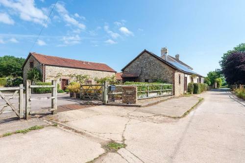 Bull Pen - Tranquil 1-bedroom Holiday Cottage