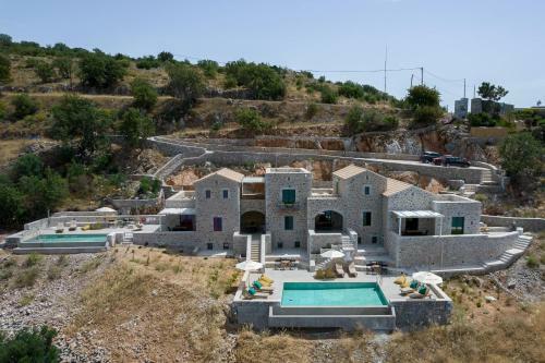 Aris-apea Villas