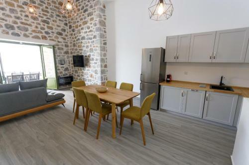 Aris-apea Villas