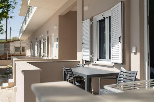 Loggos Apartments