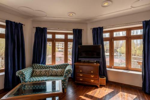 Shayok, 1br W Modern Amenities By Roamhome