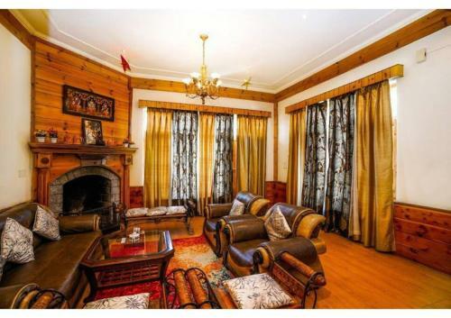 Villa Redhomex Woodstock 5bhk
