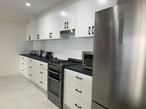 Beachside & Jetty View Apartments - Apt 1 (admirals Apartment)