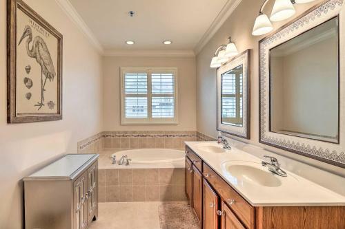 Apartamento Chic Rehoboth Condo With Pool About 2 Mi To Beach!