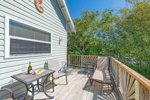 Beach House On Bay - 303 North Bay Blvd