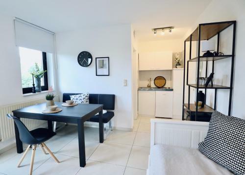 Modernes Apartment Mit Balkon In D�sseldorf