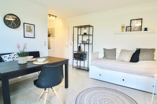 Modernes Apartment Mit Balkon In D�sseldorf