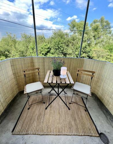 Modernes Apartment Mit Balkon In D�sseldorf