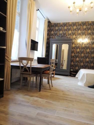 Apartamento Le George Sand El�gant Studio Coeur Historique