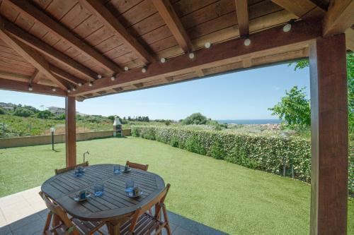 Apartment With Sea View And Pool In Castelsardo