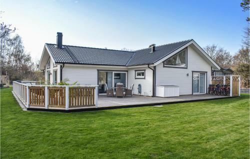 Stunning Home In S�lvesborg With Wifi And 3 Bedrooms