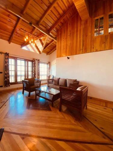 Cliffside Manor, Satkhol, Mukteshwar By Earthaa Escapes