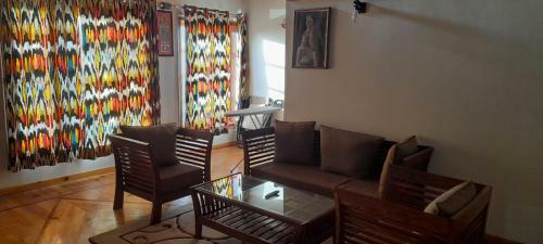 Cliffside Manor, Satkhol, Mukteshwar By Earthaa Escapes