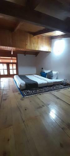 Cliffside Manor, Satkhol, Mukteshwar By Earthaa Escapes