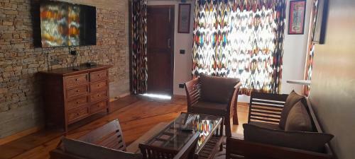 Cliffside Manor, Satkhol, Mukteshwar By Earthaa Escapes
