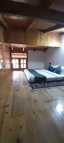 Cliffside Manor, Satkhol, Mukteshwar By Earthaa Escapes