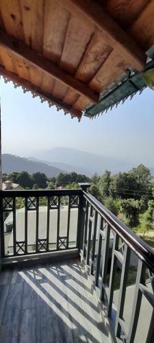 Cliffside Manor, Satkhol, Mukteshwar By Earthaa Escapes