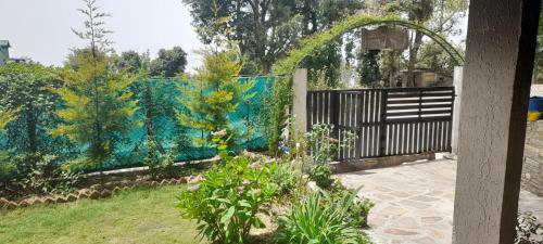 Cliffside Manor, Satkhol, Mukteshwar By Earthaa Escapes