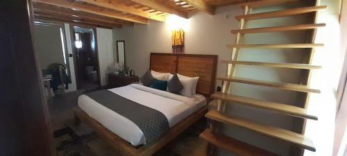 Cliffside Manor, Satkhol, Mukteshwar By Earthaa Escapes