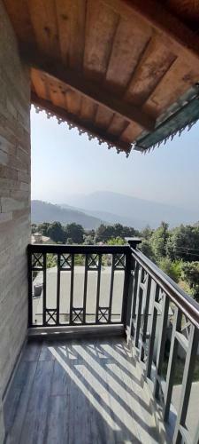 Cliffside Manor, Satkhol, Mukteshwar By Earthaa Escapes