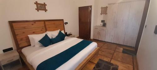 Cliffside Manor, Satkhol, Mukteshwar By Earthaa Escapes