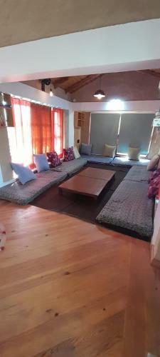 Cliffside Manor, Satkhol, Mukteshwar By Earthaa Escapes