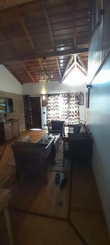 Cliffside Manor, Satkhol, Mukteshwar By Earthaa Escapes