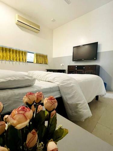 Large 4 Bed Villa-airy, Green And Quiet Vistas