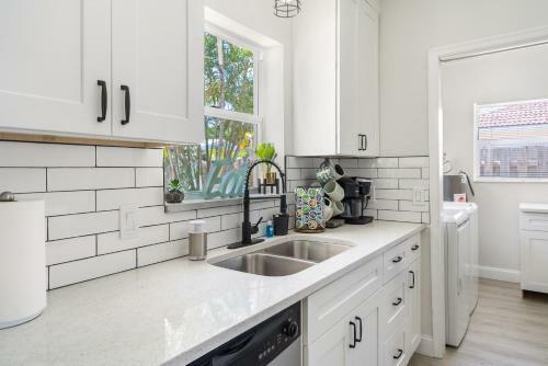 Resort Style Home W/ Pool Mins To Beach & Delray