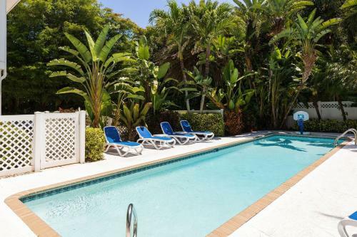 A Saba Wind North- Oceanfront Estate With Pool On Captiva Island
