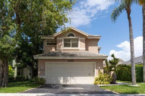 Spacious 3 Bedroom Home Near Southwest Ranches