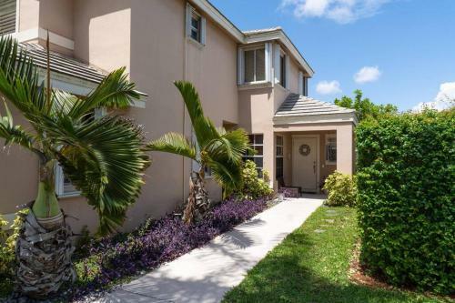 Spacious 3 Bedroom Home Near Southwest Ranches