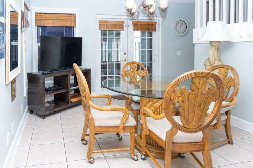 Spacious 3 Bedroom Home Near Southwest Ranches