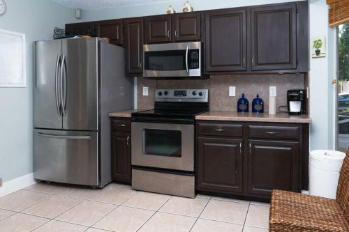 Spacious 3 Bedroom Home Near Southwest Ranches