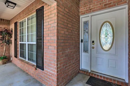 Modern Gulf Breeze Getaway Patio, Near Beach
