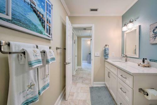 Riverview Homosassa Escape With Dock And Lanai!