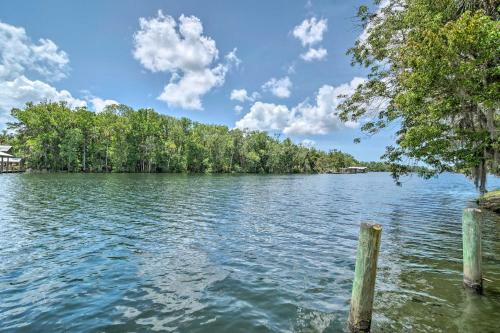 Riverview Homosassa Escape With Dock And Lanai!