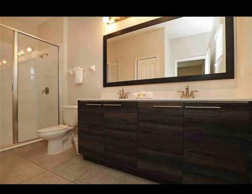 Spacious 6bdrm Villa Near All The Attractions!!
