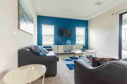 Spacious 6bdrm Villa Near All The Attractions!!