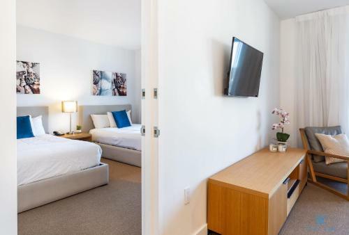 Modern Resort Pool Resort Modern Apartment 2 Br 2 Br Poo