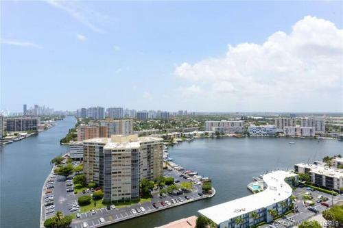 Modern Resort Pool Resort Modern Apartment 2 Br 2 Br Poo